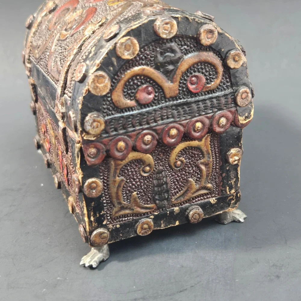 Antique Peruvian Tooled Leather Dome Chest Vintage Trinket Box Claw Feet 5